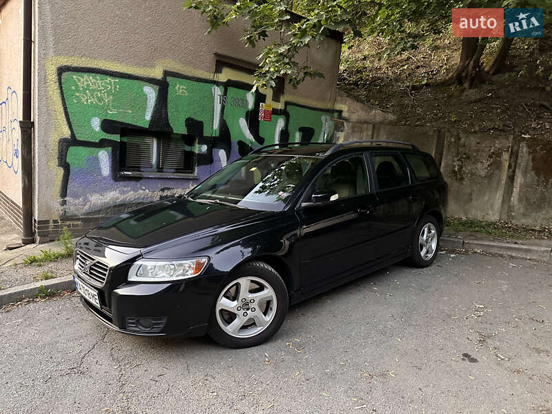 2009 volvo v50