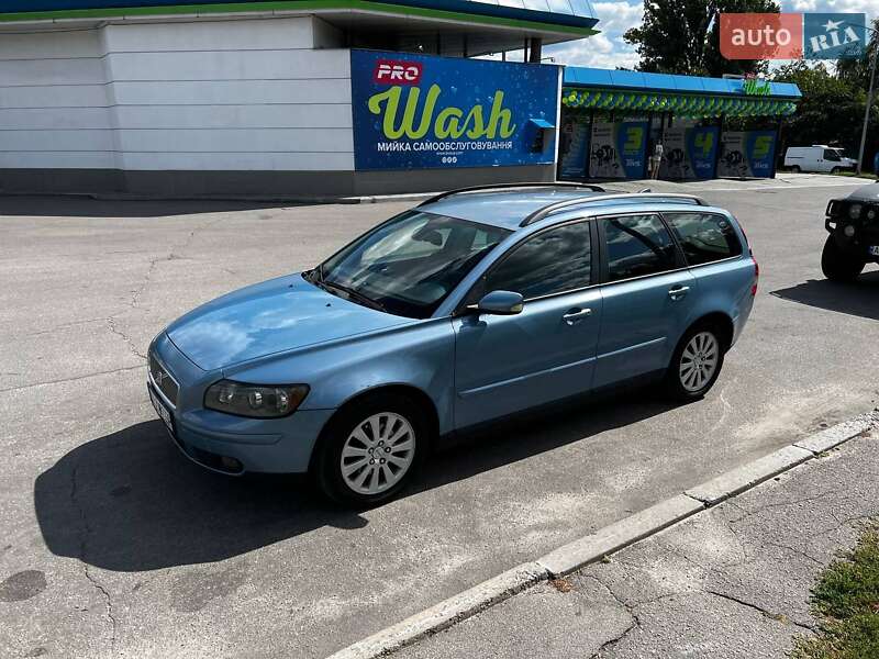 2005 volvo v50