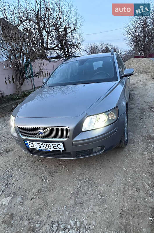 2005 volvo v50
