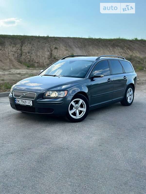 2005 volvo v50