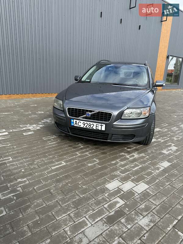 2005 volvo v50