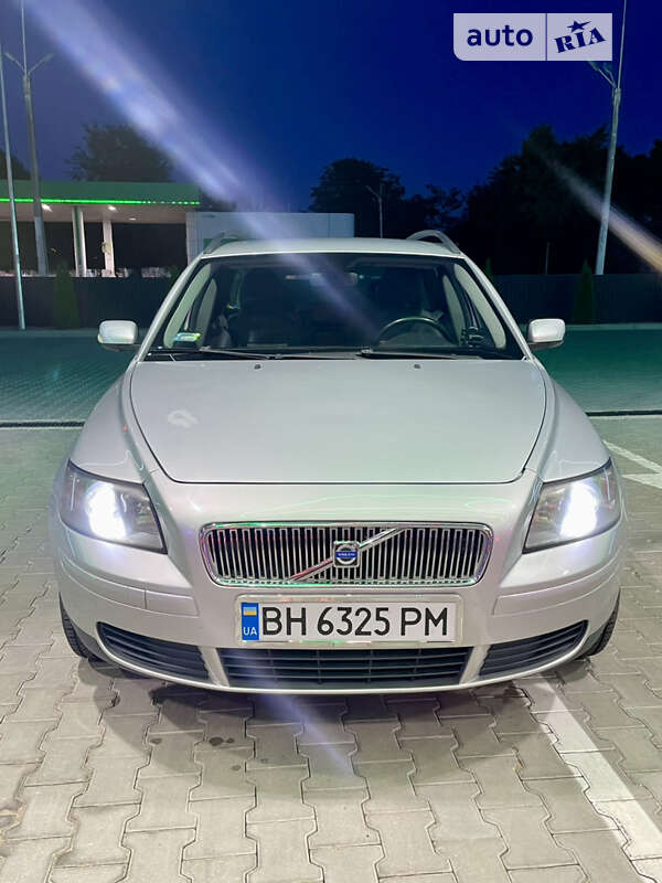 2005 volvo v50