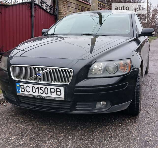 2005 volvo v50