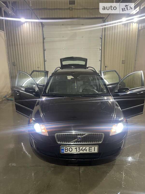 2005 volvo v50