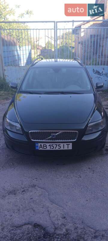 2005 volvo v50