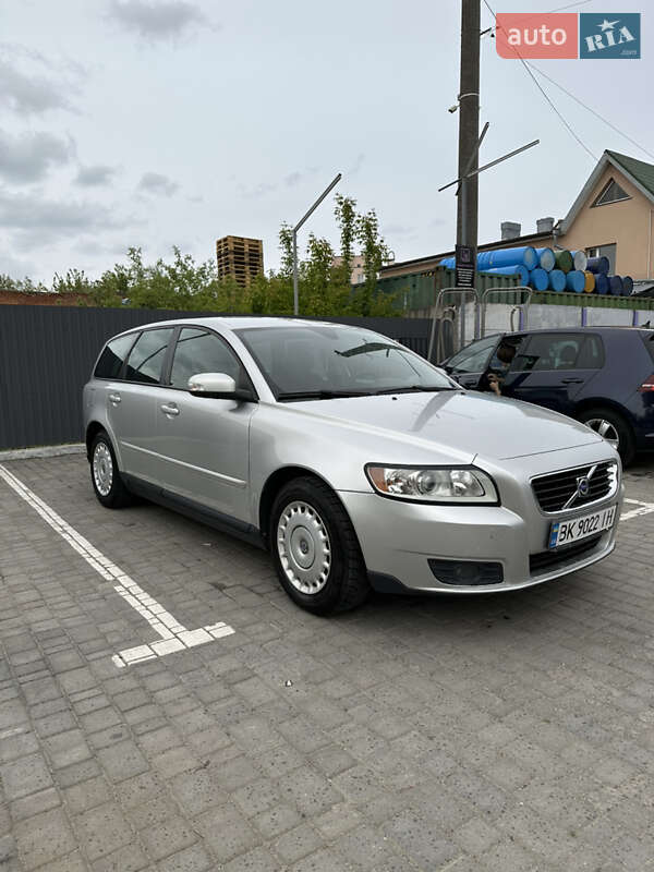 2008 volvo v50