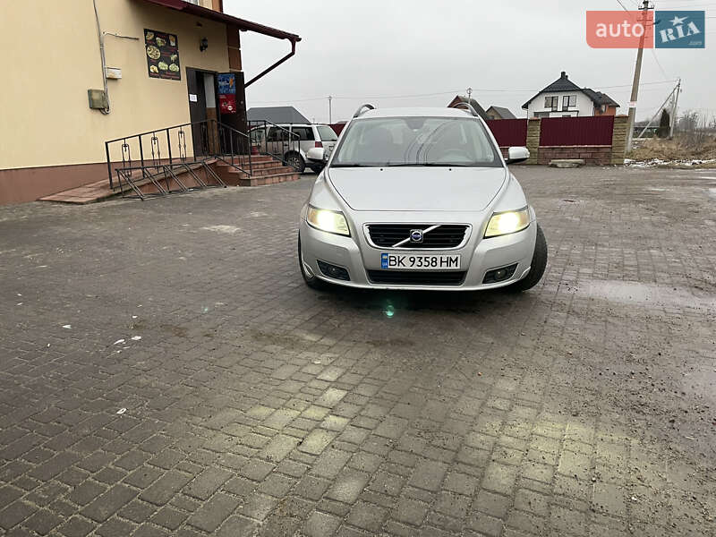 2008 volvo v50