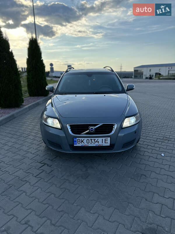 2009 volvo v50