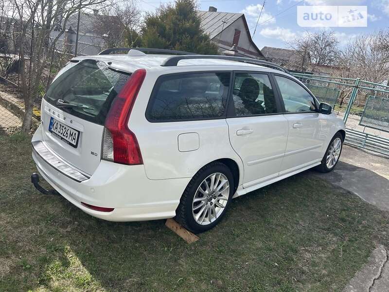 2009 volvo v50