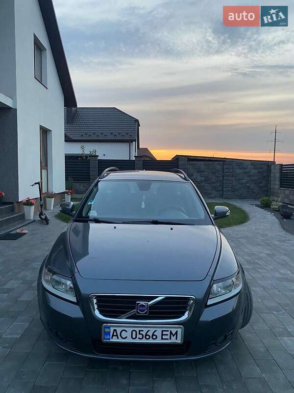 2009 volvo v50