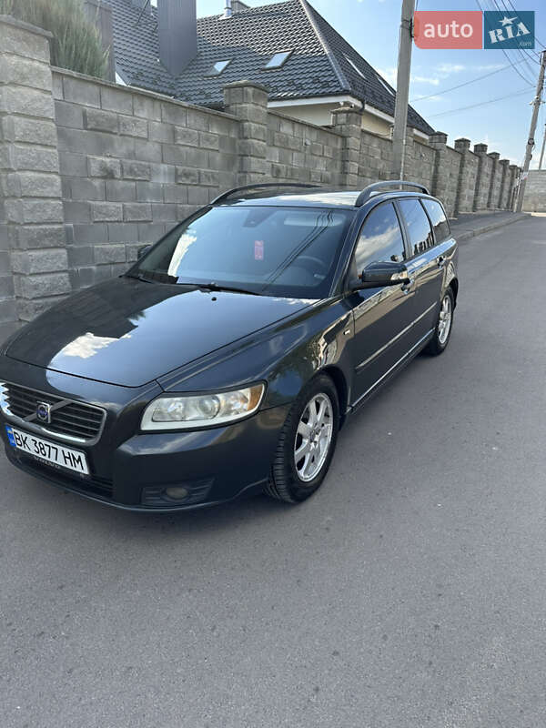 2009 volvo v50