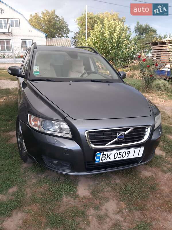 2009 volvo v50