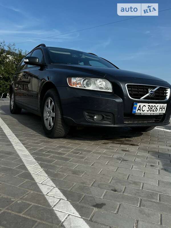 2009 volvo v50