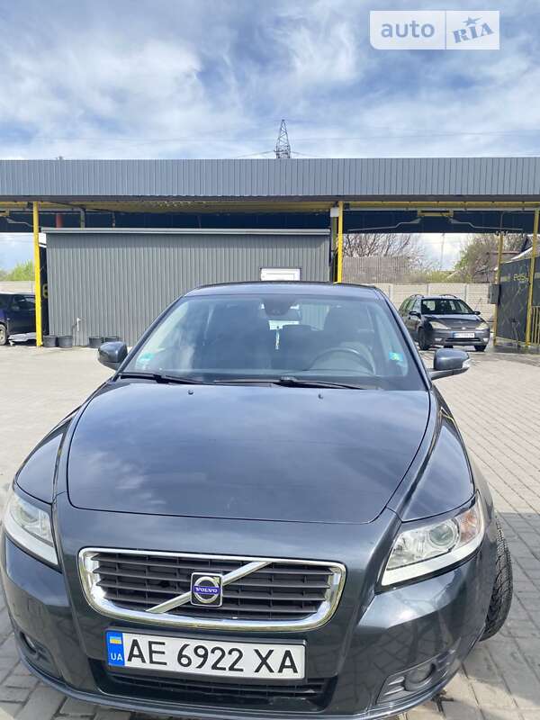 2009 volvo v50