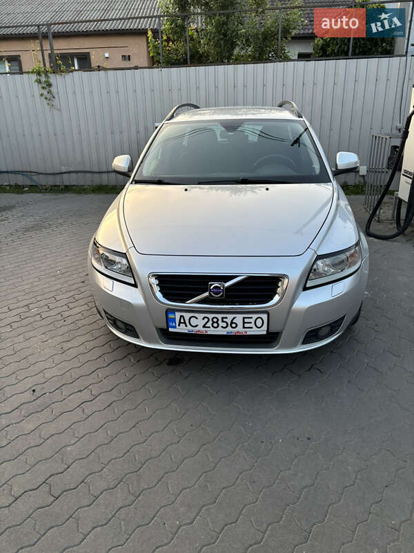 2009 volvo v50