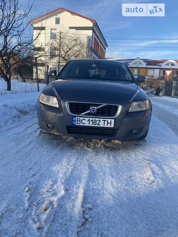 2009 volvo v50