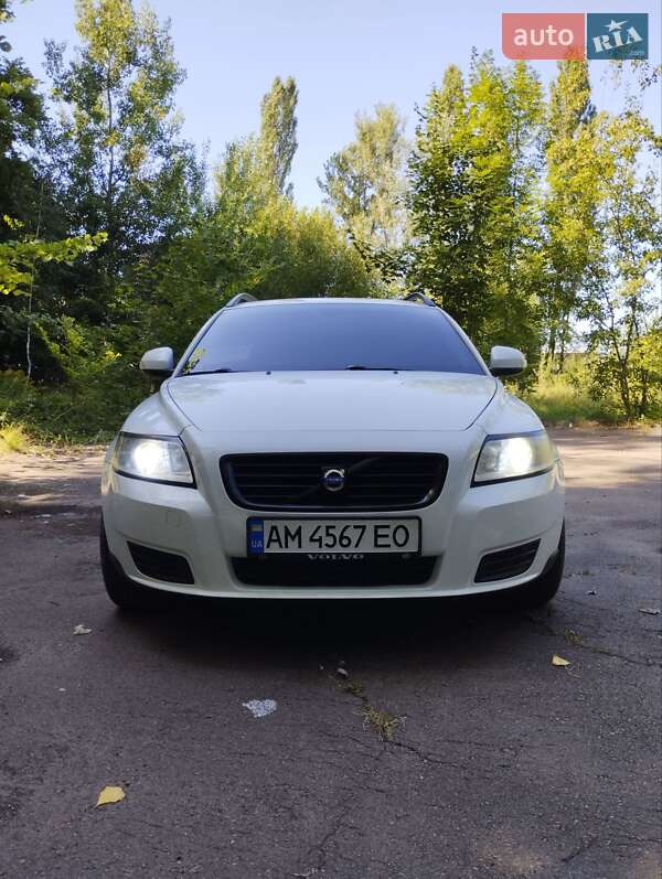 2009 volvo v50