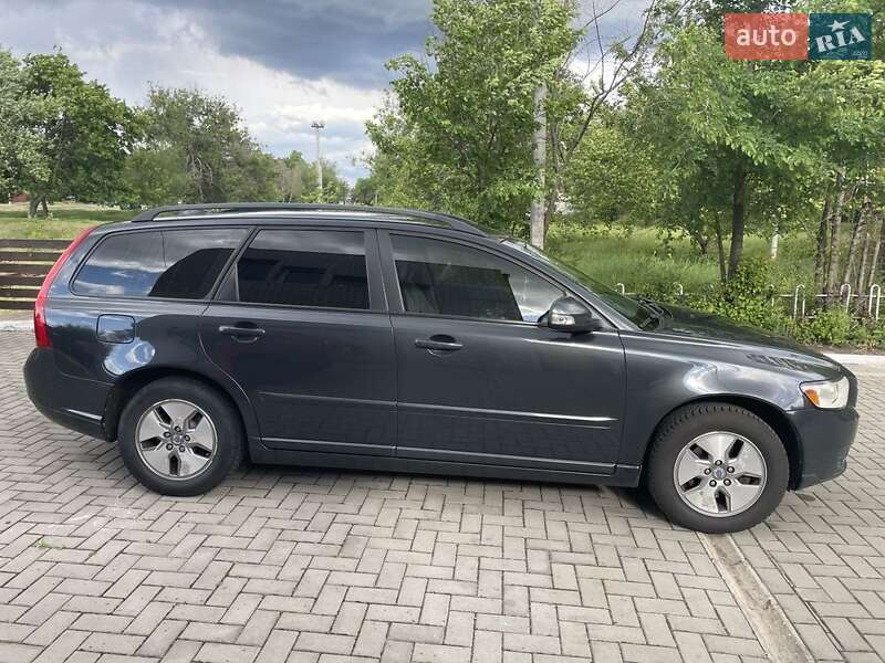 2009 volvo v50