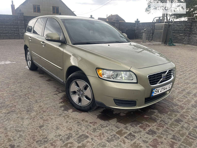 2009 volvo v50