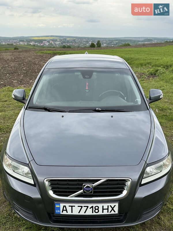 2009 volvo v50