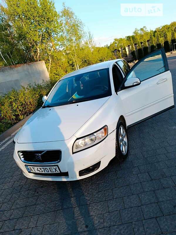 2009 volvo v50