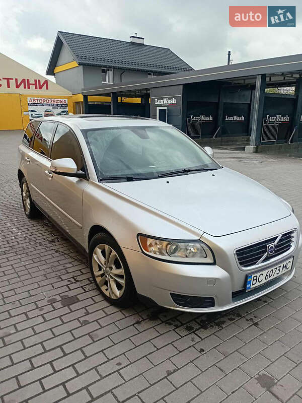 2009 volvo v50