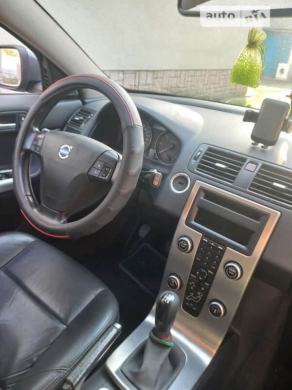 2009 volvo v50