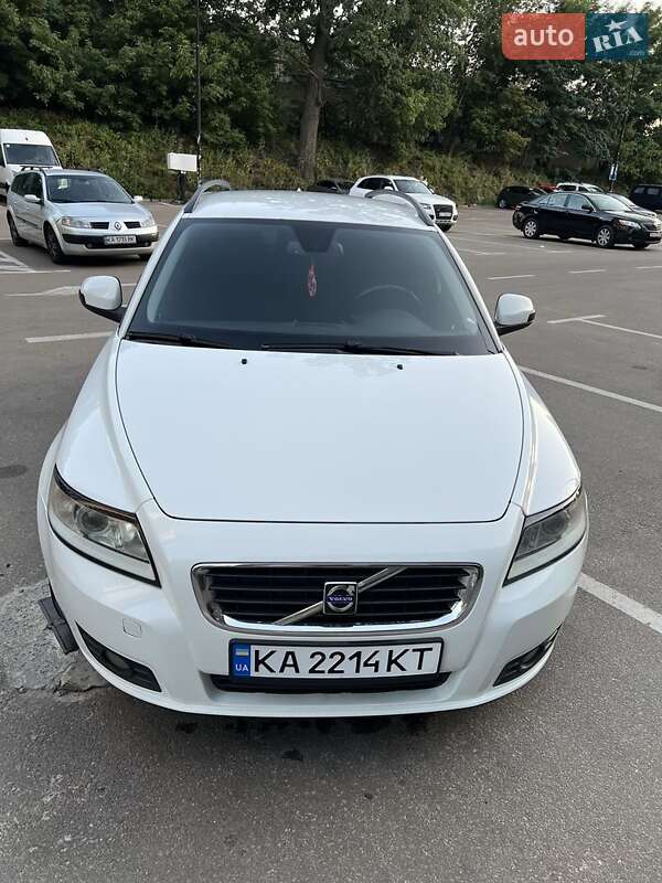 2009 volvo v50