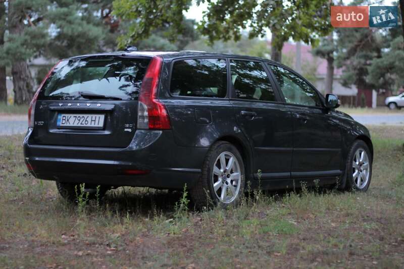 2009 volvo v50