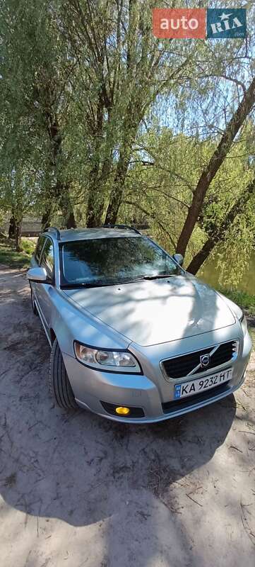 2009 volvo v50