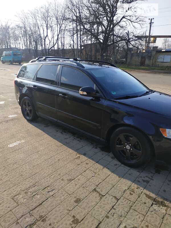 2009 volvo v50