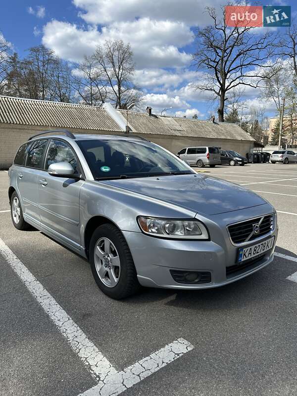 2009 volvo v50