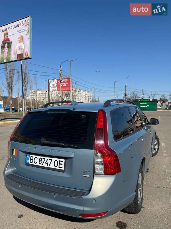 2009 volvo v50