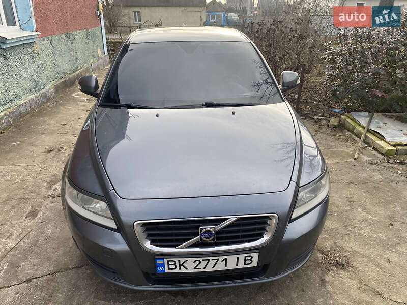 2010 volvo v50