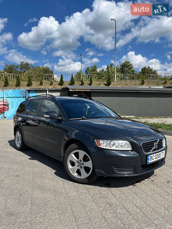 2010 volvo v50