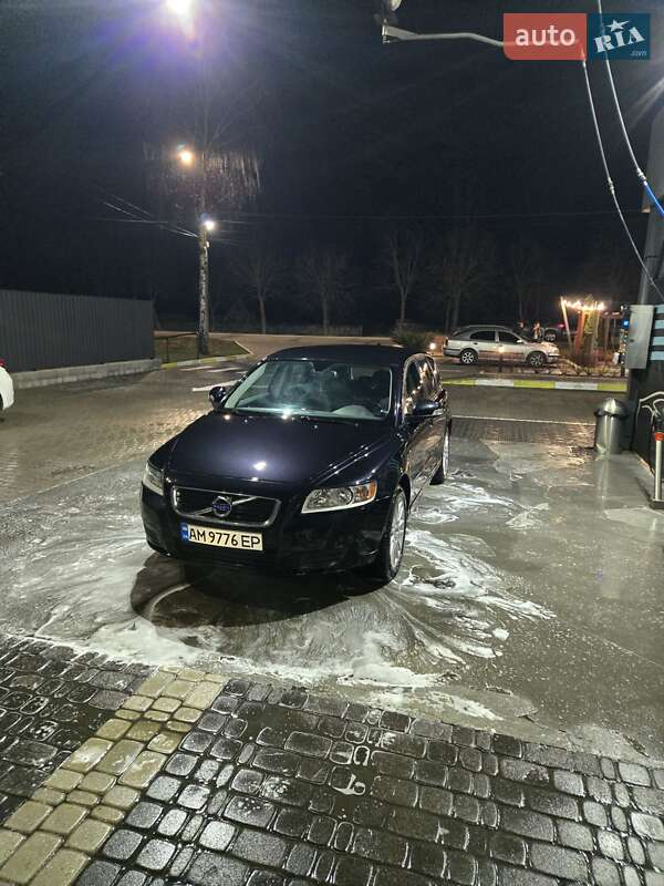 2010 volvo v50