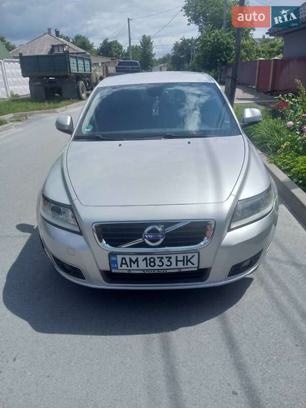 2010 volvo v50
