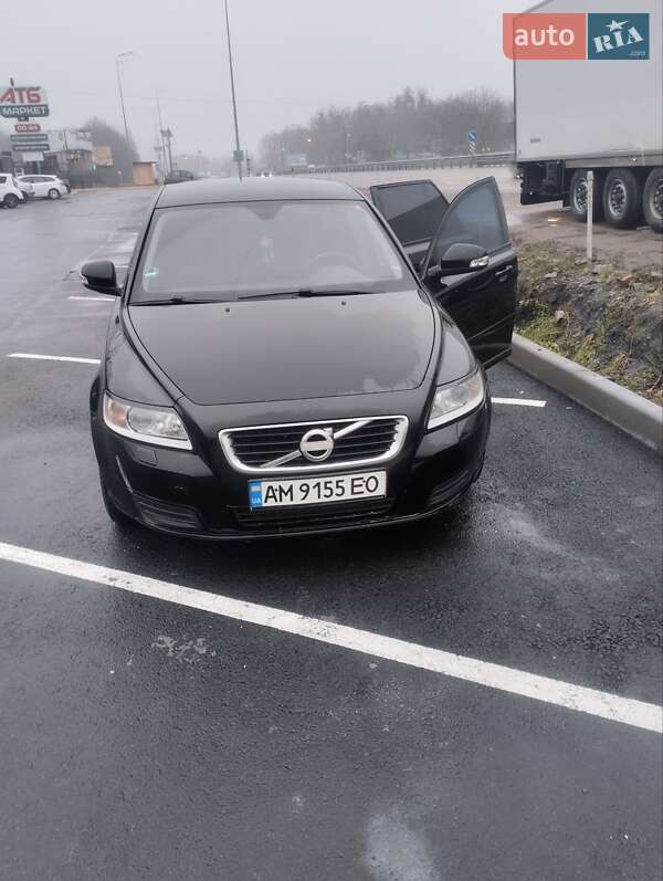 2010 volvo v50