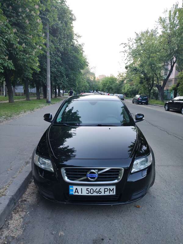 2011 volvo v50