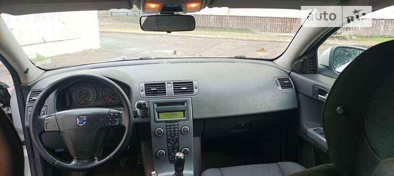2011 volvo v50