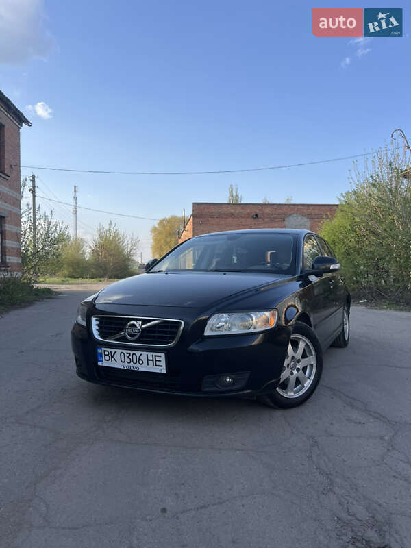 2011 volvo v50