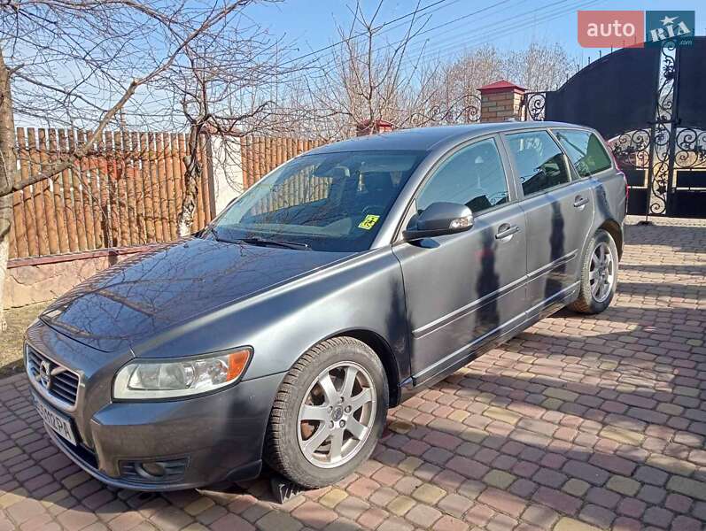2011 volvo v50