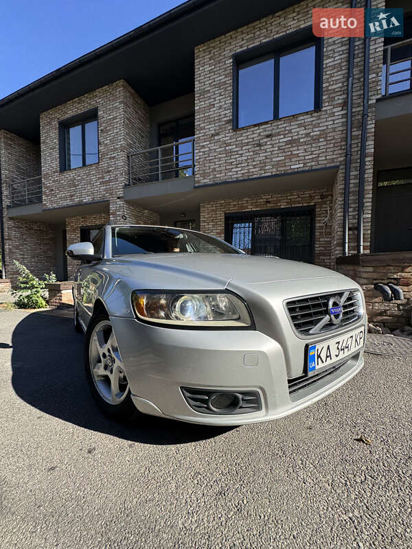 2011 volvo v50