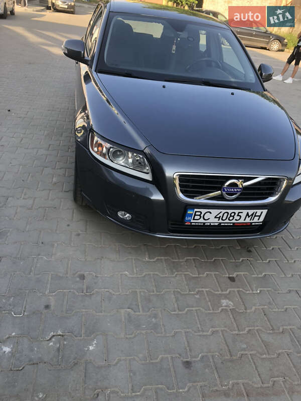 2011 volvo v50