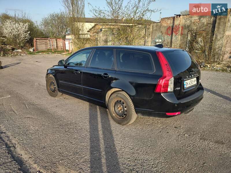 2011 volvo v50