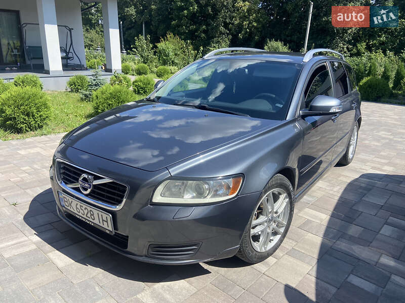 2011 volvo v50