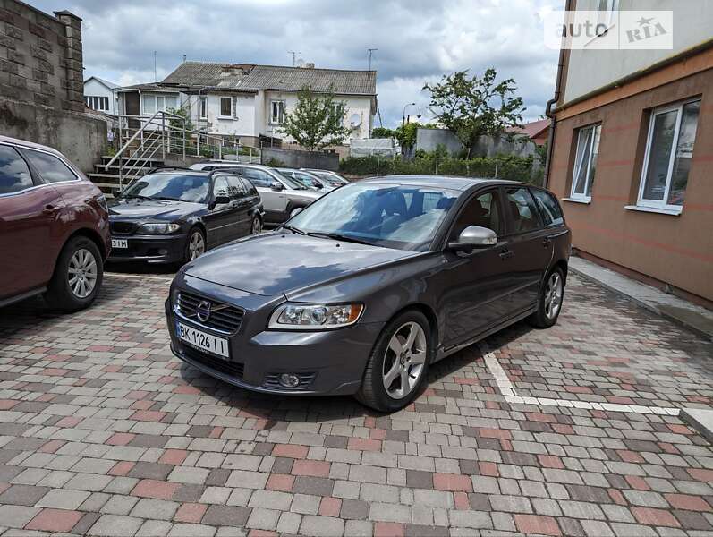 2011 volvo v50