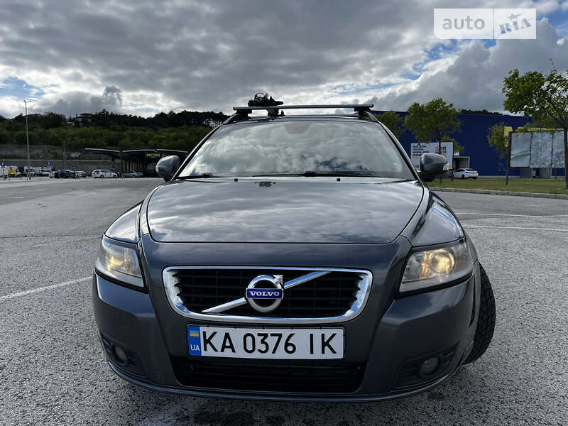 2011 volvo v50