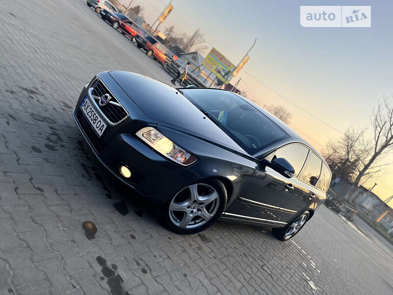 2011 volvo v50