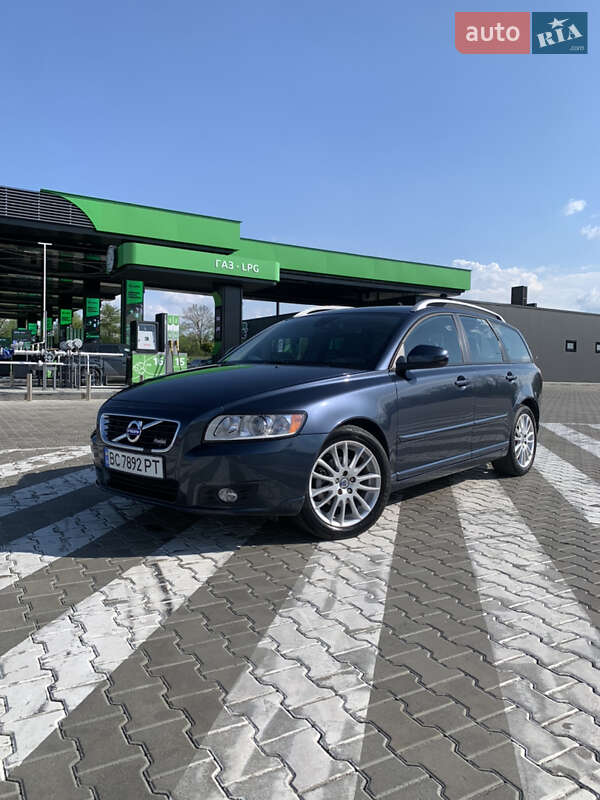 2011 volvo v50